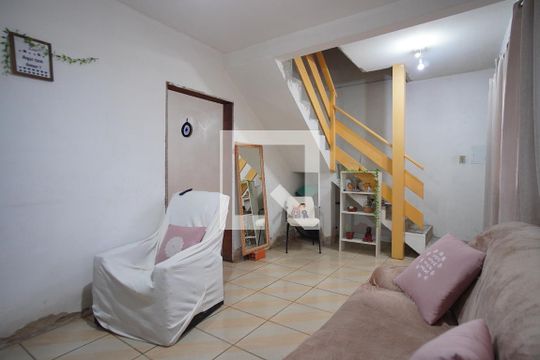 Sala de casa à venda com 3 quartos, 180m² em Sarandi, Porto Alegre