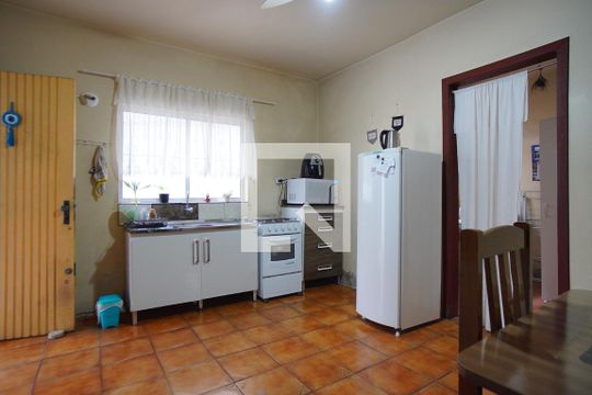Cozinha de casa à venda com 3 quartos, 180m² em Sarandi, Porto Alegre