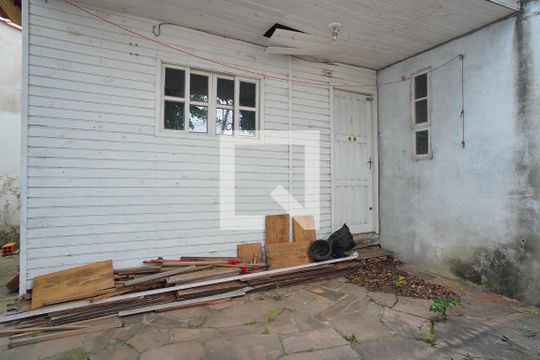 Quintal Fundos - Casa Anexa de casa à venda com 3 quartos, 180m² em Sarandi, Porto Alegre