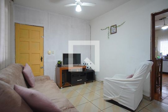 Sala de casa à venda com 3 quartos, 180m² em Sarandi, Porto Alegre