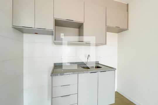 Sala/Cozinha de apartamento à venda com 2 quartos, 43m² em Cipava, Osasco