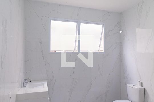 Banheiro de apartamento à venda com 1 quarto, 42m² em Jardim Boa Vista (zona Oeste), Osasco