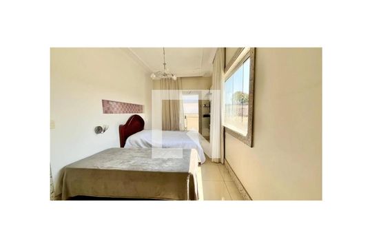 Quarto de casa à venda com 3 quartos, 360m² em Santa Tereza, Belo Horizonte