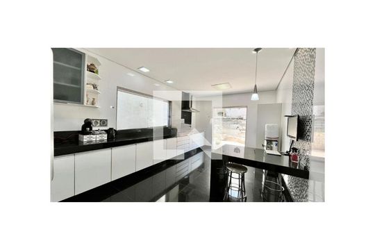 Cozinha de casa à venda com 3 quartos, 360m² em Santa Tereza, Belo Horizonte