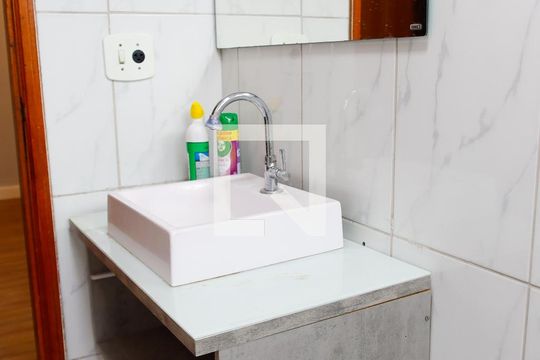 Banheiro de apartamento para alugar com 2 quartos, 65m² em Jardim D’abril, Osasco