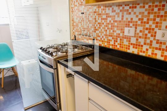 Cozinha de apartamento para alugar com 2 quartos, 65m² em Jardim D’abril, Osasco