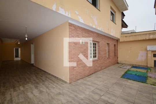 Garagem de casa à venda com 4 quartos, 377m² em Campo Grande, São Paulo