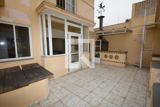Quintal de casa à venda com 4 quartos, 377m² em Campo Grande, São Paulo