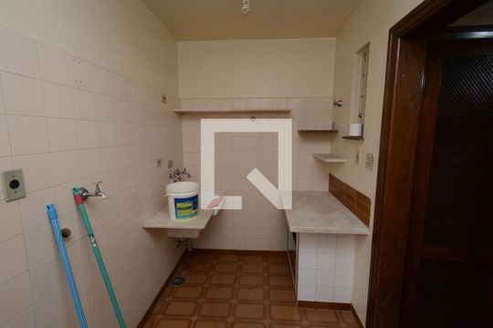 Área de Serviço de casa à venda com 4 quartos, 377m² em Campo Grande, São Paulo