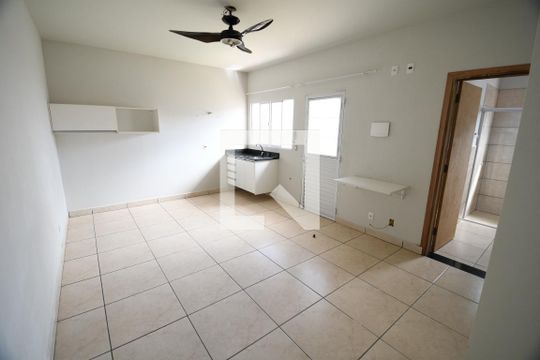 Studio de casa para alugar com 1 quarto, 28m² em Vila Santa Isabel, Campinas