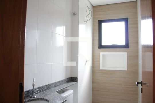 Banheiro de apartamento à venda com 2 quartos, 37m² em Vila Invernada, São Paulo