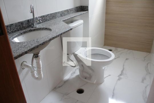 Banheiro de apartamento à venda com 2 quartos, 37m² em Vila Invernada, São Paulo
