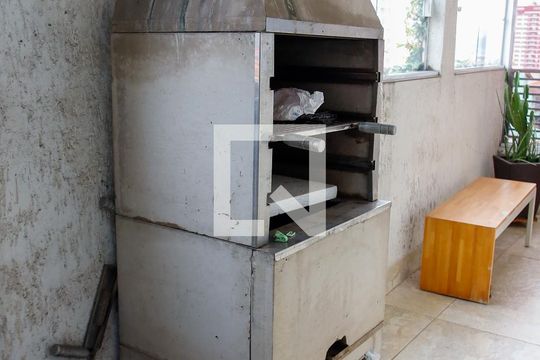 Área comum - Churrasqueira de casa à venda com 2 quartos, 130m² em Km 18, Osasco