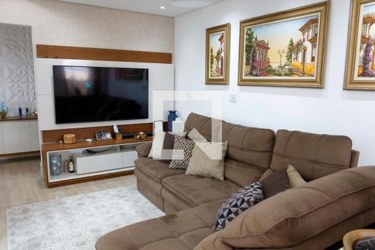 Casa à venda com 2 quartos, 130m² em Km 18, Osasco