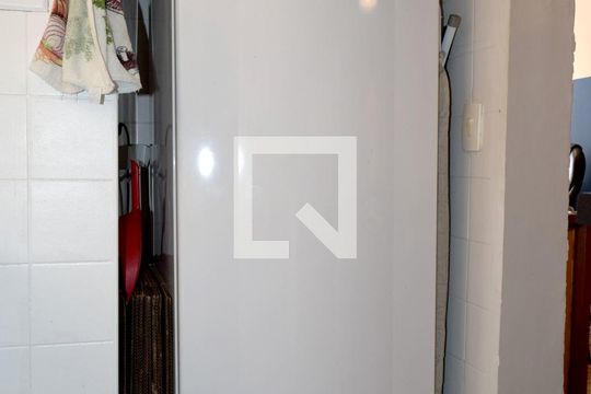 Cozinha de apartamento para alugar com 1 quarto, 55m² em Pinheiros, São Paulo