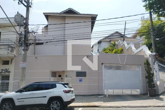 Fachada de casa de condomínio à venda com 3 quartos, 155m² em Santa Teresinha, São Paulo