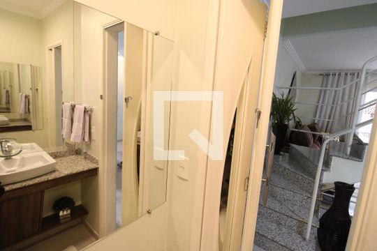 Banheiro 1 de casa de condomínio à venda com 3 quartos, 155m² em Santa Teresinha, São Paulo
