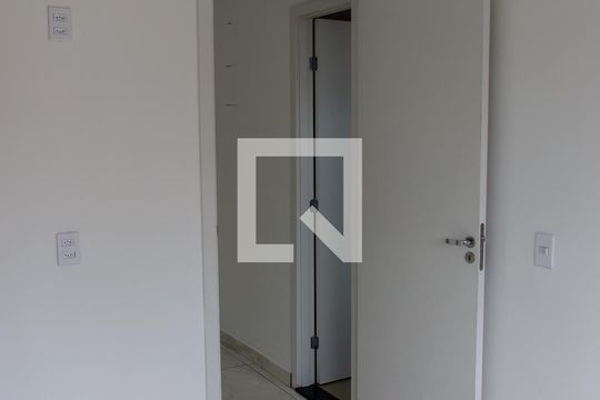 Quarto  de apartamento à venda com 1 quarto, 30m² em Km 18, Osasco