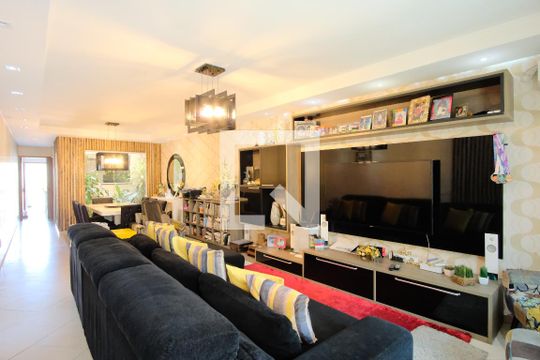 Sala de casa à venda com 3 quartos, 182m² em Vila Talarico, São Paulo