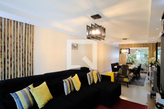 Sala de casa à venda com 3 quartos, 182m² em Vila Talarico, São Paulo