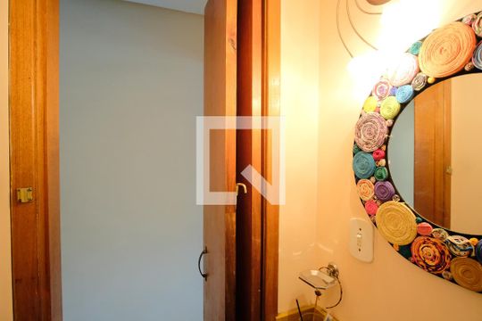 Lavabo da Sala de casa à venda com 3 quartos, 182m² em Vila Talarico, São Paulo