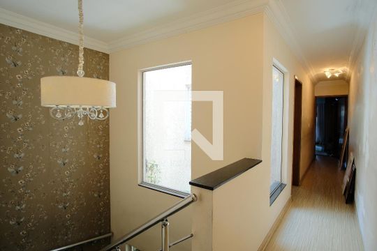 Hall dos Quartos de casa à venda com 3 quartos, 182m² em Vila Talarico, São Paulo
