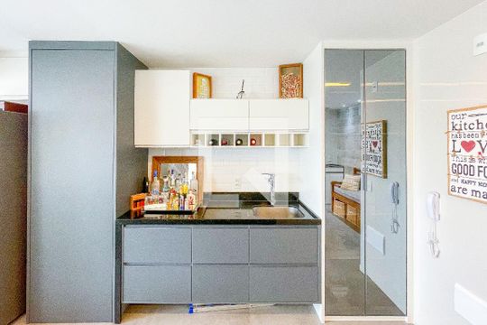 Cozinha de apartamento à venda com 2 quartos, 74m² em Pinheiros, São Paulo