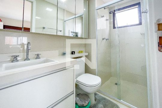 Banheiro da Suíte de apartamento à venda com 2 quartos, 74m² em Pinheiros, São Paulo
