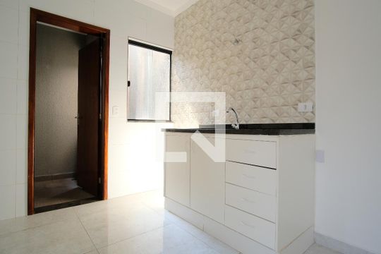 Cozinha de apartamento para alugar com 2 quartos, 43m² em Vila Carrão, São Paulo