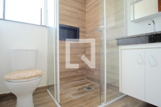 Banheiro de apartamento para alugar com 2 quartos, 43m² em Vila Carrão, São Paulo