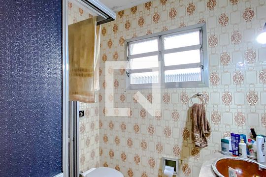 Banheiro de casa à venda com 3 quartos, 230m² em Água Rasa, São Paulo