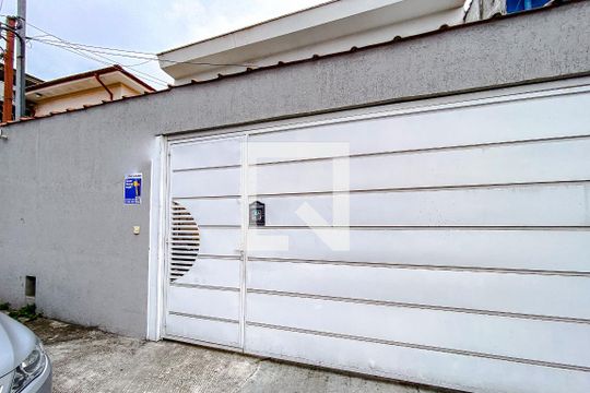 Fachada de casa à venda com 3 quartos, 230m² em Água Rasa, São Paulo