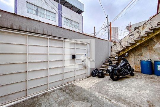 Garagem de casa à venda com 3 quartos, 230m² em Água Rasa, São Paulo