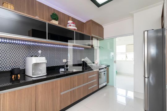 Cozinha de apartamento para alugar com 3 quartos, 122m² em Vila Ester (zona Norte), São Paulo