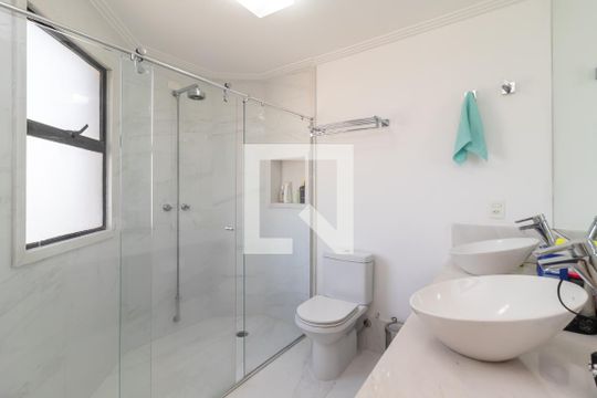 Banheiro da Suíte de apartamento para alugar com 3 quartos, 122m² em Vila Ester (zona Norte), São Paulo