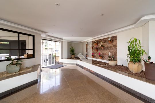 Hall Social de apartamento para alugar com 3 quartos, 122m² em Vila Ester (zona Norte), São Paulo