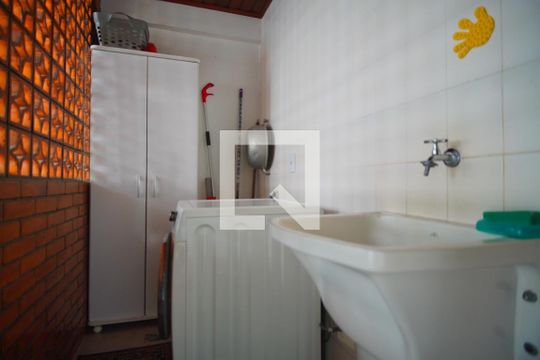Área de Serviço de casa à venda com 3 quartos, 180m² em Vila Ipiranga, Porto Alegre