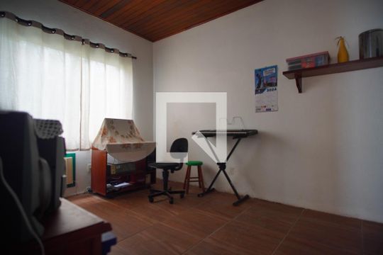 Quarto de Serviço de casa à venda com 3 quartos, 180m² em Vila Ipiranga, Porto Alegre