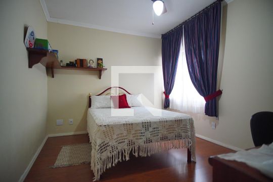 Quarto 2 de casa à venda com 3 quartos, 180m² em Vila Ipiranga, Porto Alegre