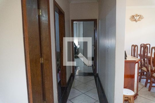 Corredor de casa à venda com 3 quartos, 360m² em Alvorada, Contagem