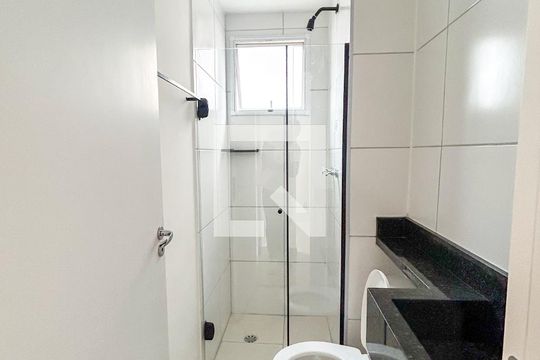 Banheiro de apartamento para alugar com 2 quartos, 38m² em Usina Piratininga, São Paulo