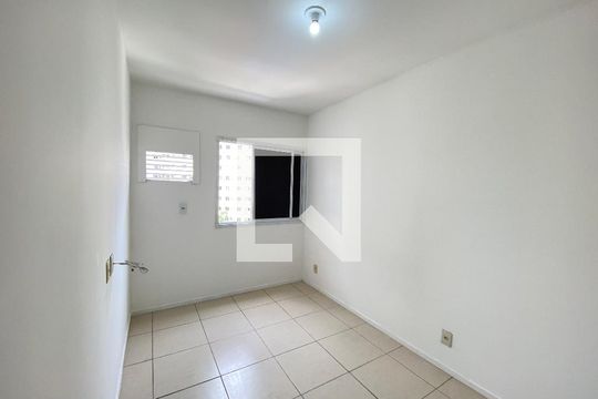 Quarto 1 de apartamento para alugar com 2 quartos, 53m² em Del Castilho, Rio de Janeiro