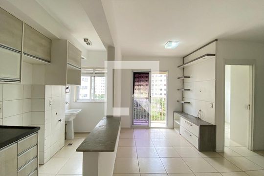 Sala de apartamento para alugar com 2 quartos, 53m² em Del Castilho, Rio de Janeiro
