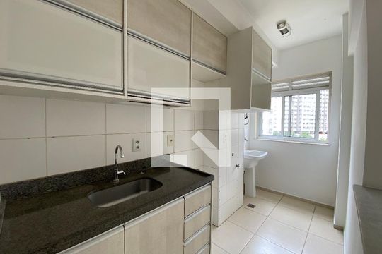 Cozinha e Área de Serviço de apartamento para alugar com 2 quartos, 53m² em Del Castilho, Rio de Janeiro