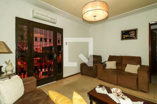 Sala de casa para alugar com 2 quartos, 150m² em Jardim Carvalho, Porto Alegre