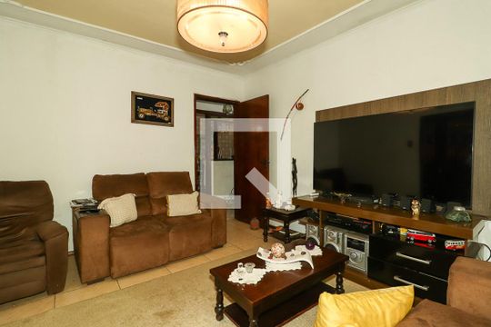 Sala de casa para alugar com 2 quartos, 150m² em Jardim Carvalho, Porto Alegre