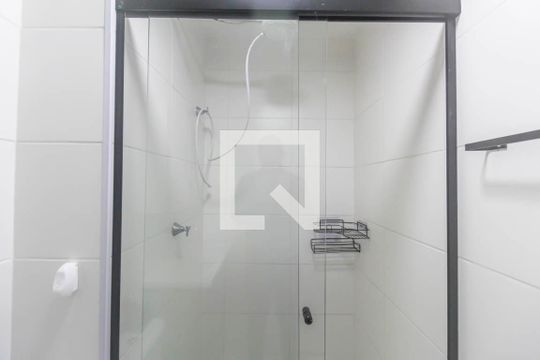 Banheiro de apartamento à venda com 1 quarto, 28m² em Vila Ema, São Paulo