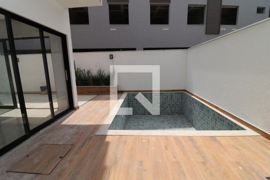 Área externa de casa à venda com 3 quartos, 250m² em Jardim Guanabara, Rio de Janeiro
