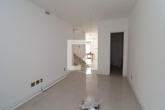 Sala de casa à venda com 3 quartos, 250m² em Jardim Guanabara, Rio de Janeiro