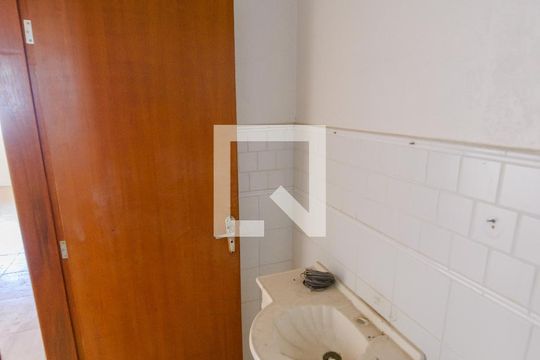 Lavabo de casa para alugar com 3 quartos, 200m² em Jardim Maria Augusta, Taubaté